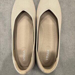 Brand new comfortable and classic Vivaia Flats